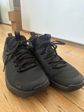 Nike Black Low-Top Athletic Sneakers